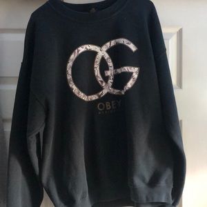 Obey pullover